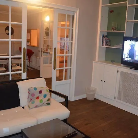Women Bed Auberge de jeunesse